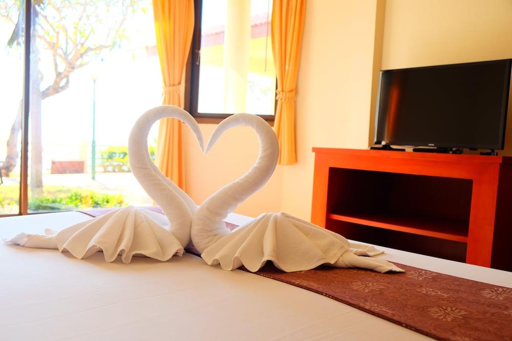 New Travel Beach Hotel & Resort Chao Lao Strand Eksteriør billede